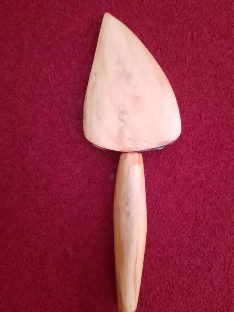 Keris wayang kinatah