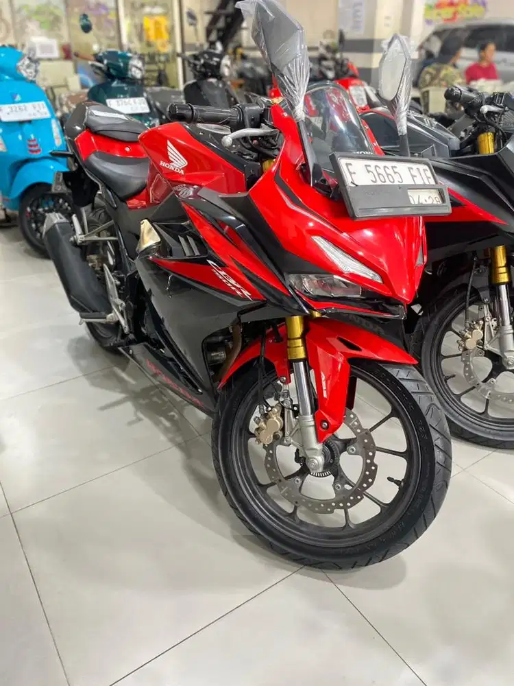 All NEW CBR 150 R ABS KM LOW BISA KREDIT OR TT