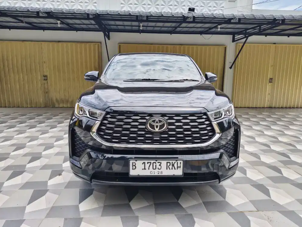 Innova Zenix V CVT 2022