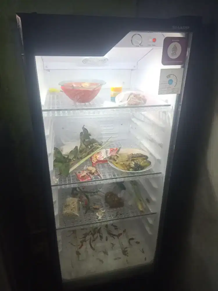 Jual showcase 3 rak merk sharp