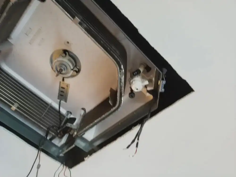 SERVICE AC PERBAIKAN DAN MAINTENANCE