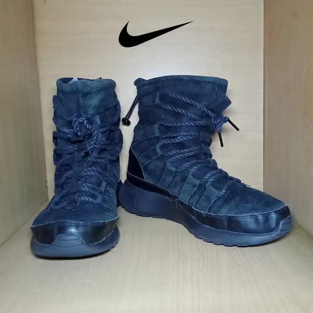 Nike Roshe One Bots Women's Size 39