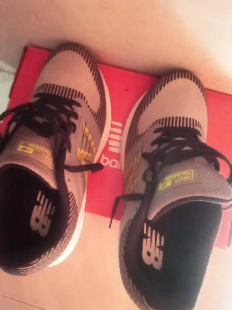 sepatu NB ori size 42