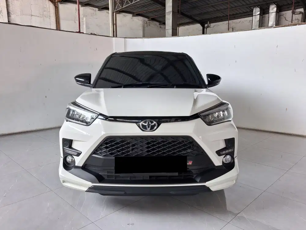 Raize GR Twotone 1.0 At km 37 rb 2023