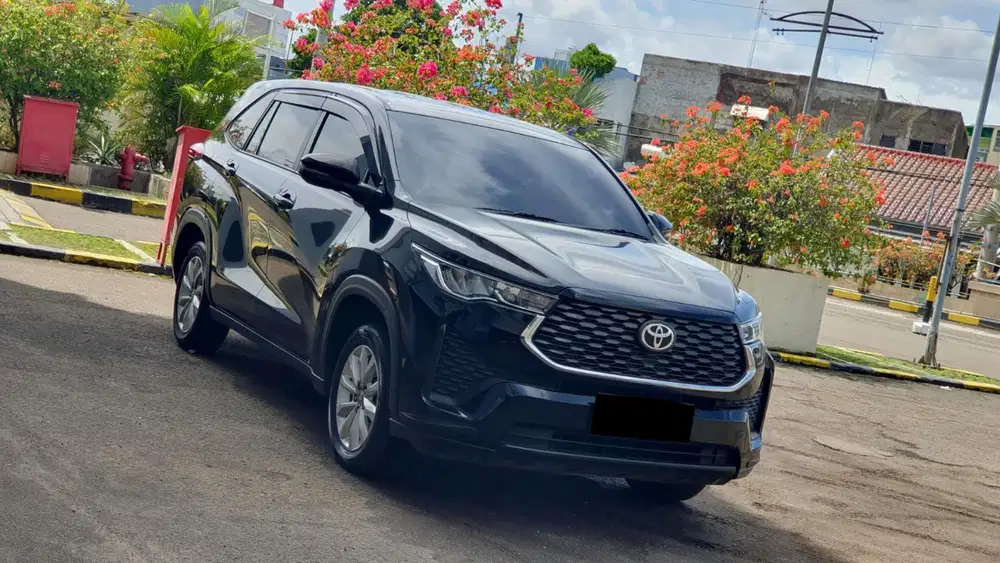[ LOW KM ] Toyota Zenix 2.0 V CVT Bensin Non Hybrid AT 2023/202