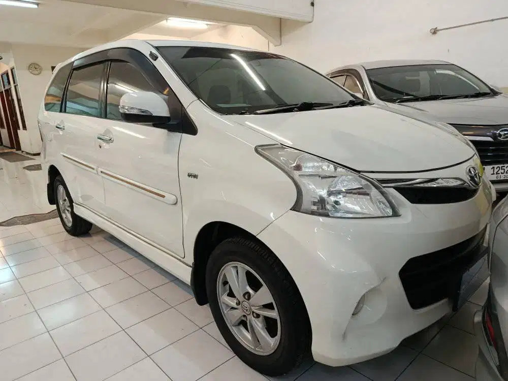 TOYOTA 2013 AVANZA VELOZ 1.5 A/T PUTIH OTOMART 286 KENJERAN