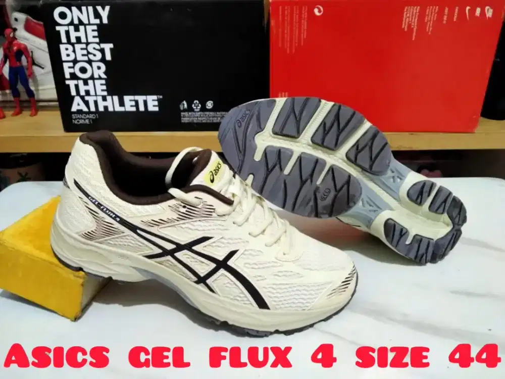 Sepatu Asics Gel Running/Jogging/Badminton