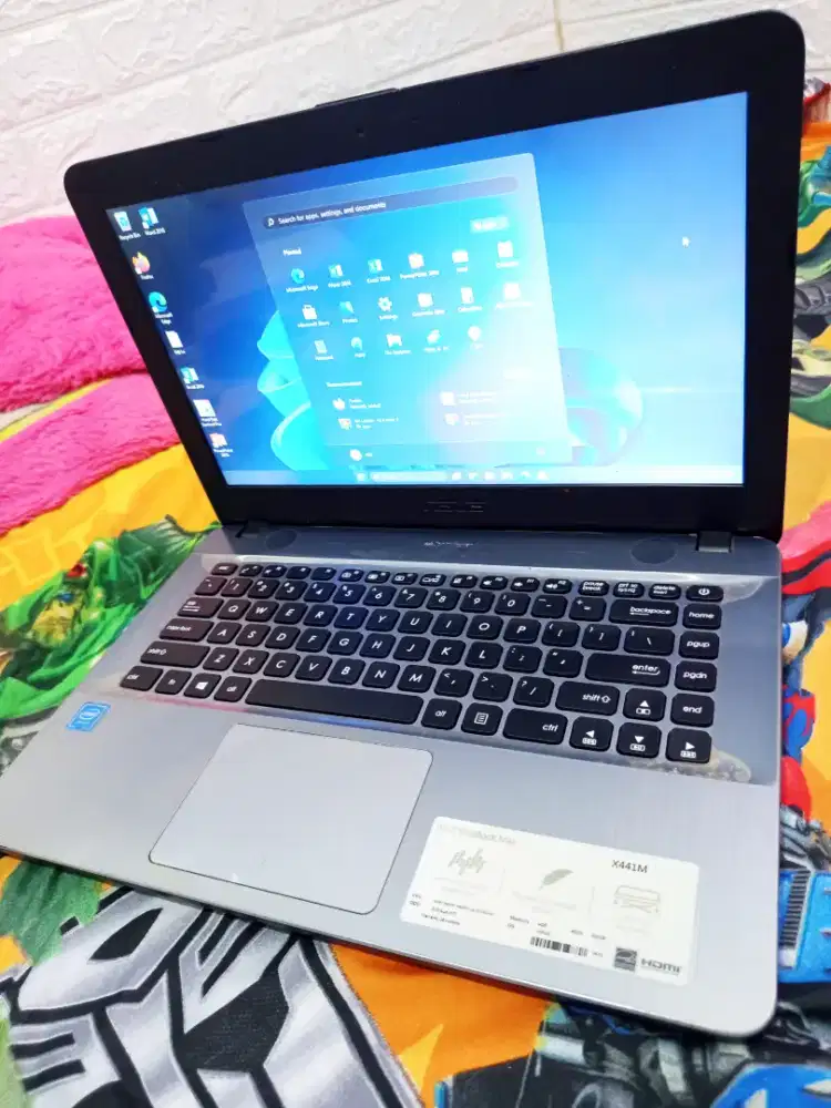 Laptop Asus X441M Ram 4gb/SSD  .batre awet