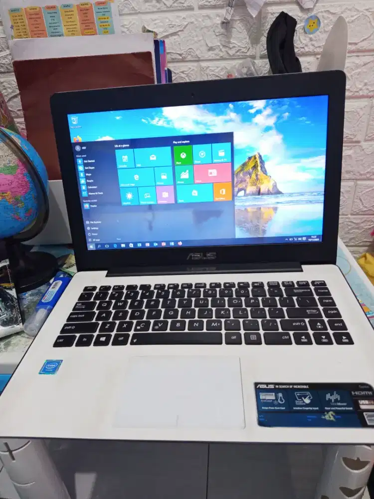 Laptop Asus X453M Ram 8gb/500gb  .batre awet . Murah