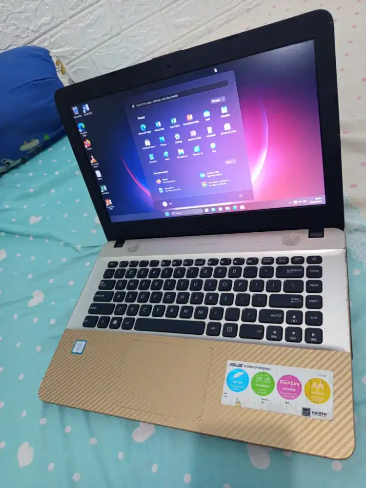 Laptop Asus X441U . Core i3 . Ram 8 gb / SSD 256gb .windows 11