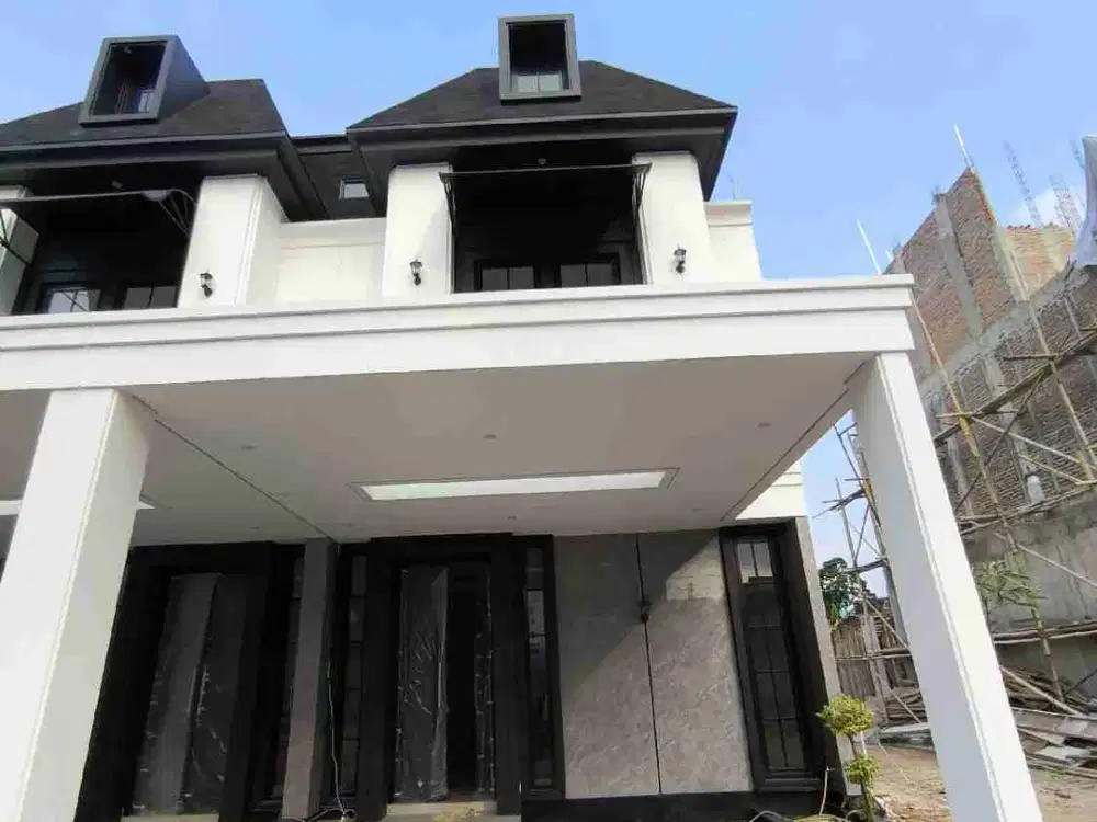 Rumah mewah  3 lantai 2,2M dekat tol Bambu apus jakarta timur