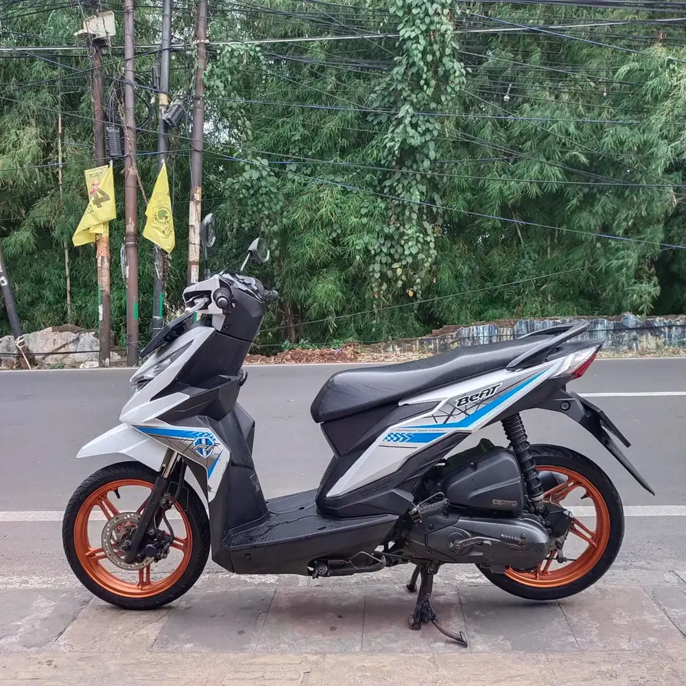 Honda Beat Eco 2018 (Orisinil mesin Aluss Lengkap Bagus putih)