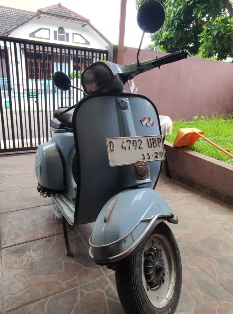 PIAGGIO VESPA SUPER 150 CC TAHUN 1975 BPKB LENGKAP STNK PAJAK HIDUP