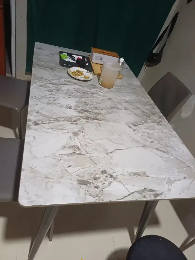 Meja makan informa Hexagon dining set