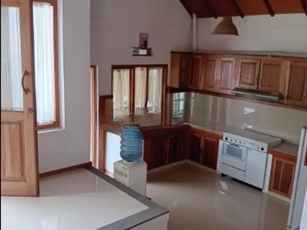 Dijual Rumah 2 Lantai Komplek Setiabudi Regency. Bandung Utara. Ada Halaman Belakang Dan Samping. Udara Sejuk