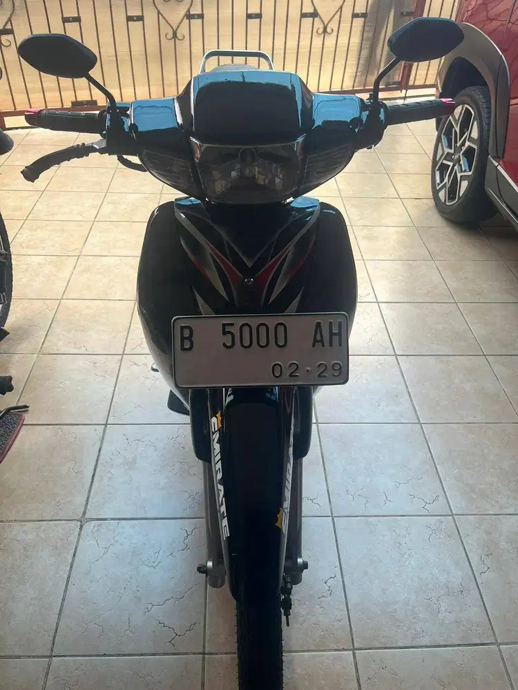 Motor Supra 100cc Tahun 2000