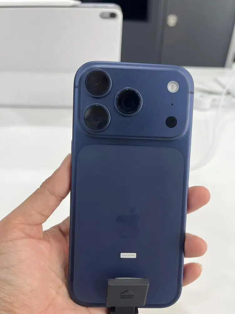 Ready Iphone 17 promax/ Pro 256 warna Deep Blue