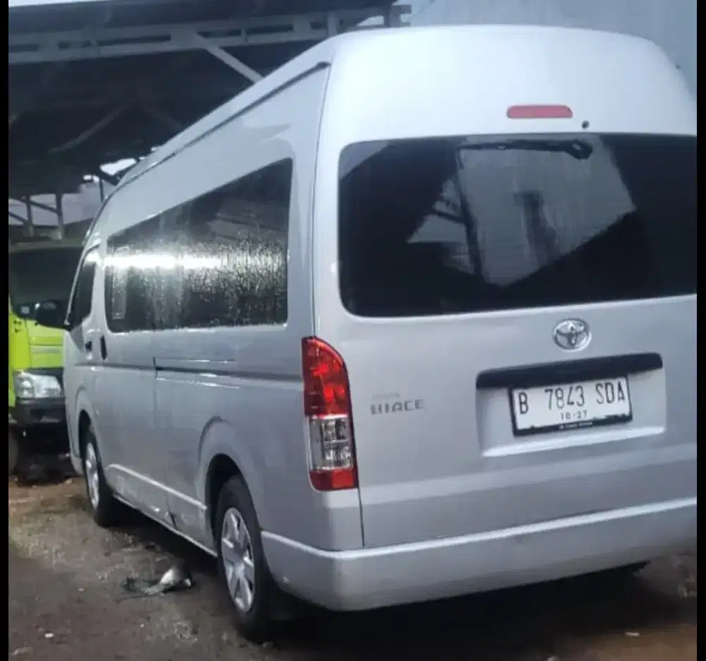 Toyota hi ace comuter full orisinal
