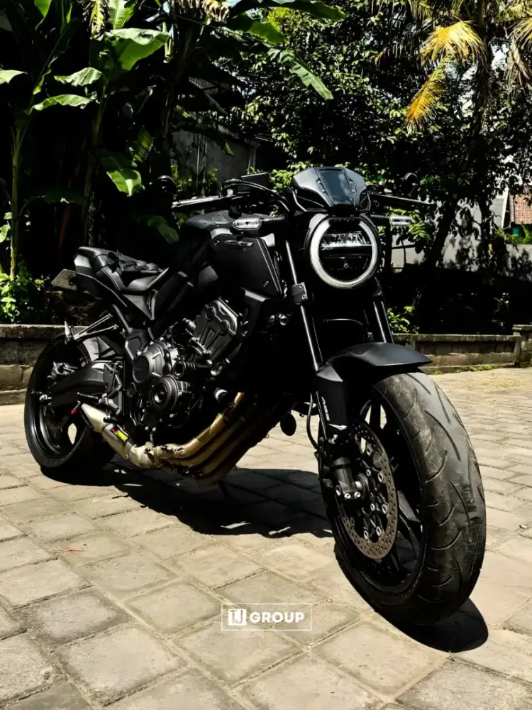 Honda CB650R Neo-Black Edition 2024