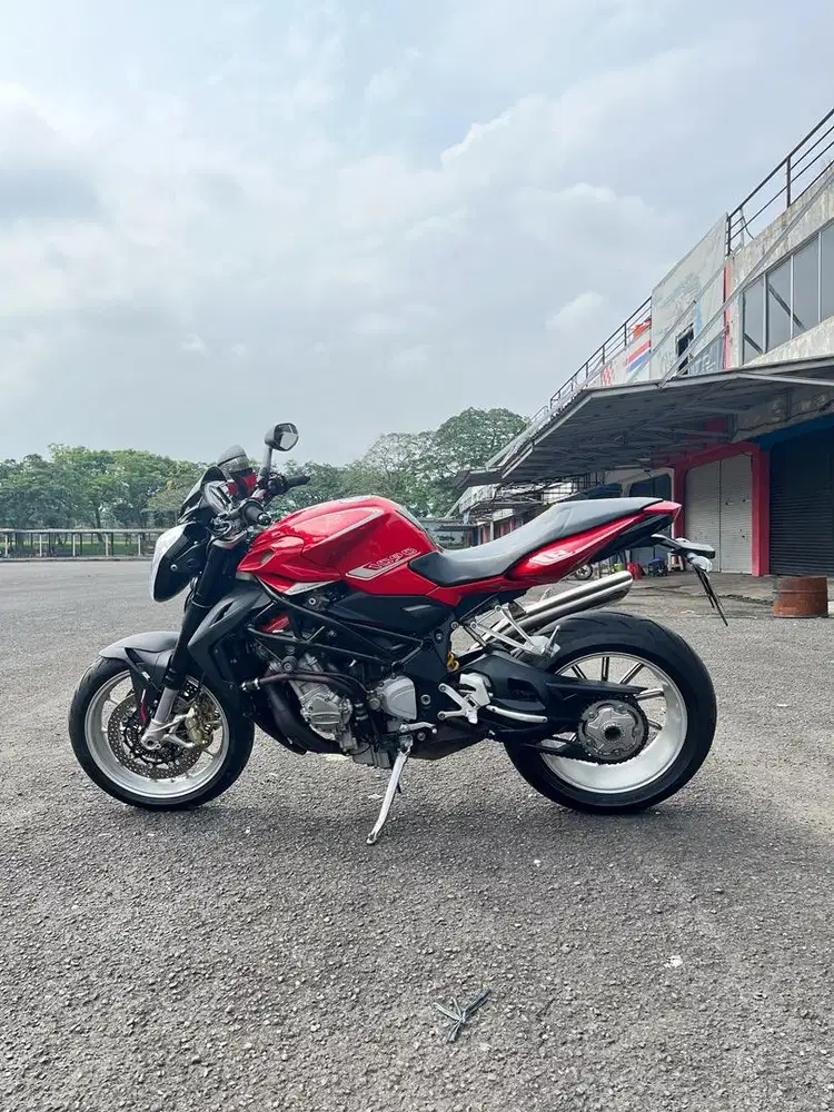 MV Agusta Brutale 1090 R ABS Tahun 2015