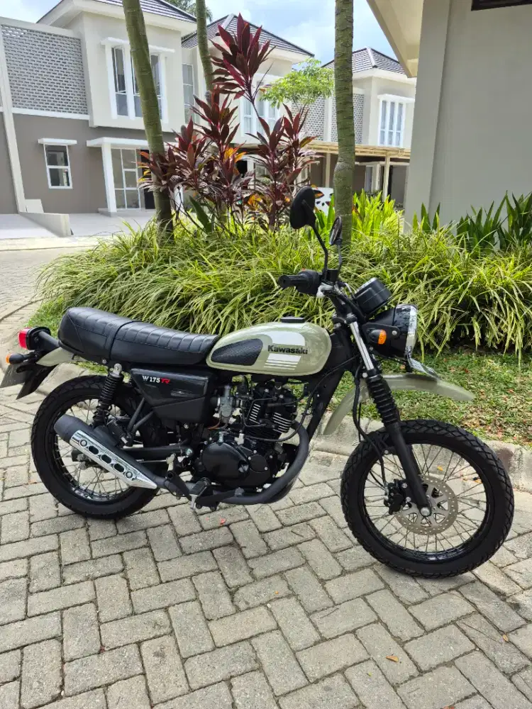 Km700 kawasaki w175 2021