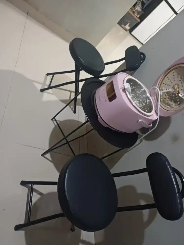 Kursi dan mega coffe buat teras rumah