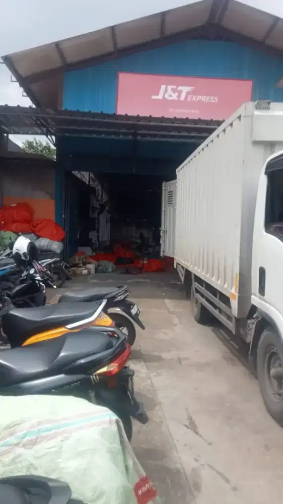 KURIR MOTOR J&T EXPRESS