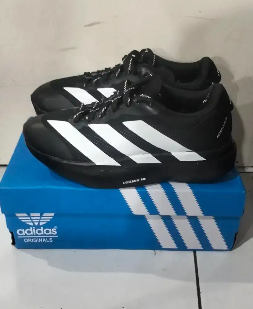 SEPATU ADIDAS ADIZERO