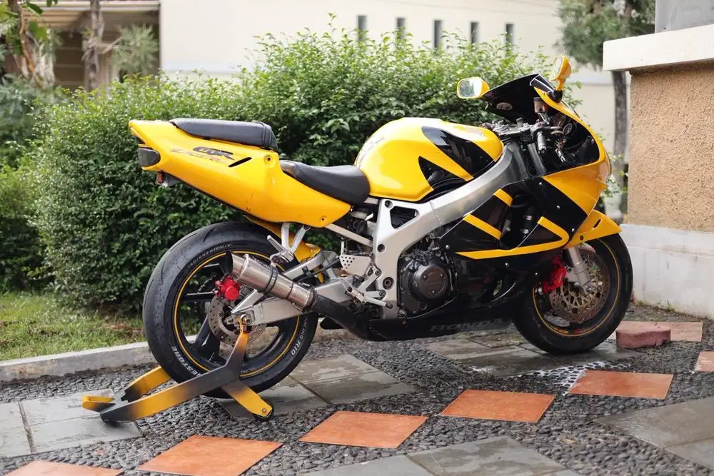 CBR 900 RR RC33 1997