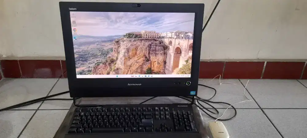 PC Lenovo All in One M72z