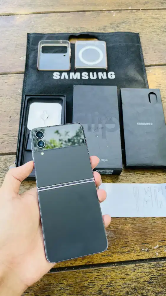 Samsung Z Flip 4 5G [8/256]