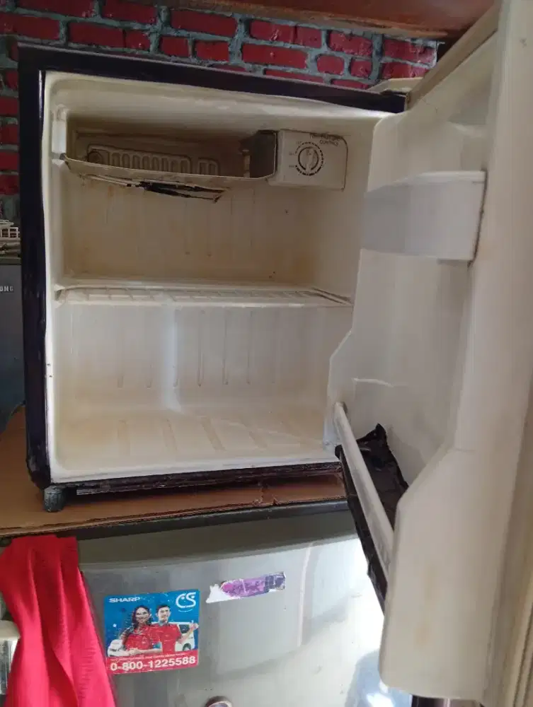 Kulkas Mini bekas kea dingin Mer lupa