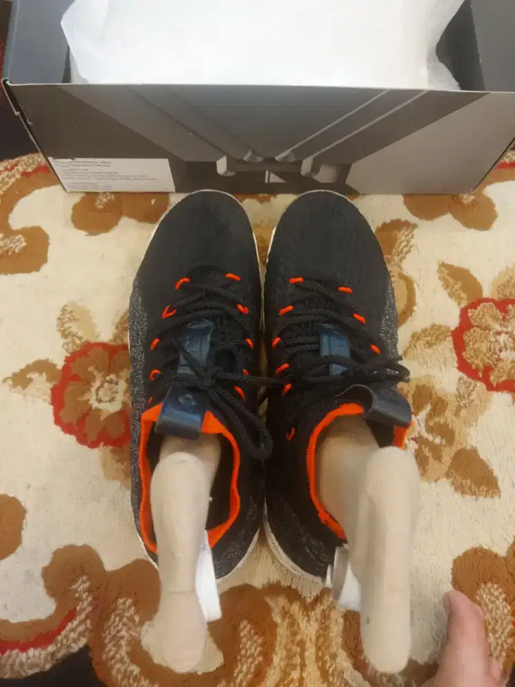 Sepatu basket merk terkenal