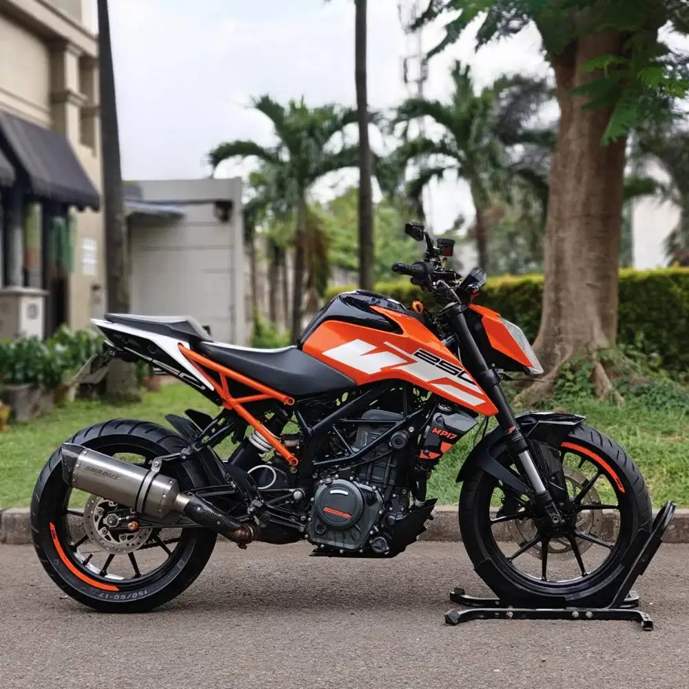 KTM DUKE 250 2017 ORANGE KM LOW PAJAK PANJANG LIKE NEW