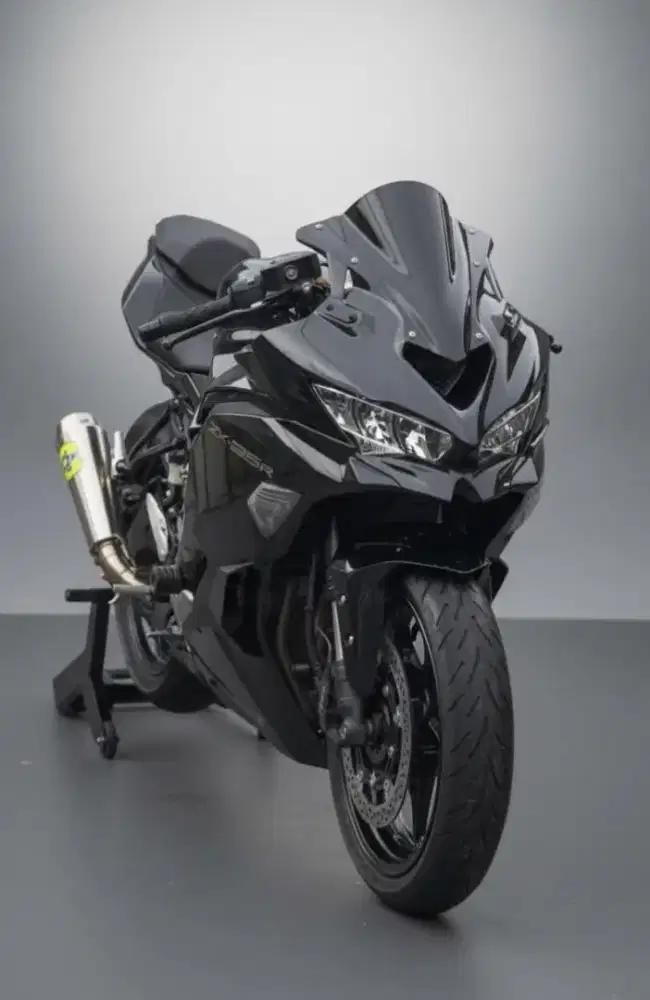 Kawasaki Ninja zx25r hitam