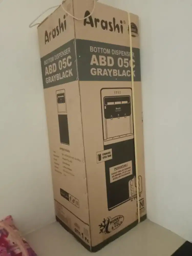 Dispenser baru.masih segel modelan galon di bawah