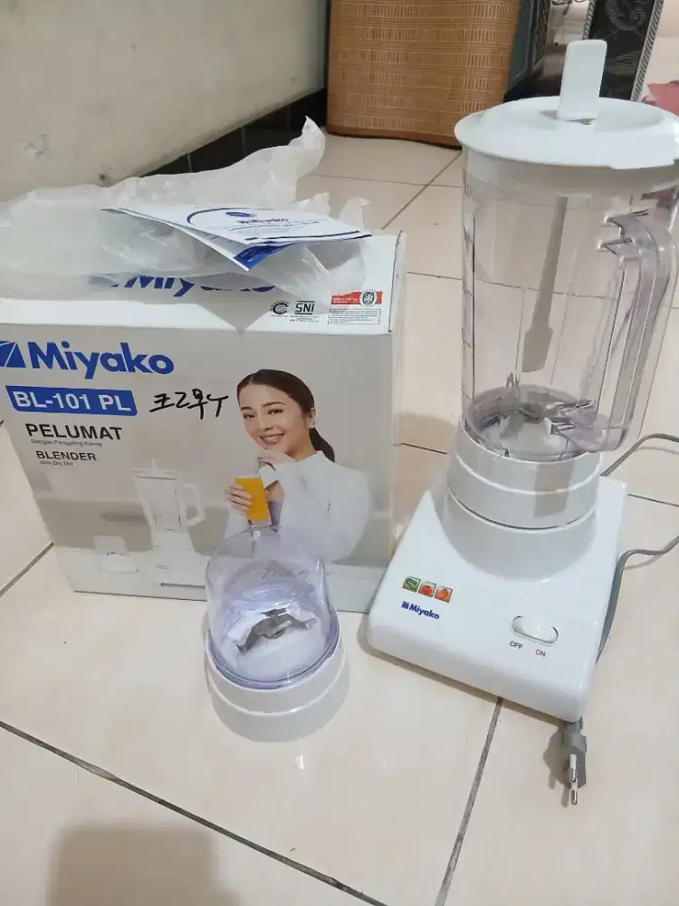 Dijual Blender Miyako Seperti Baru