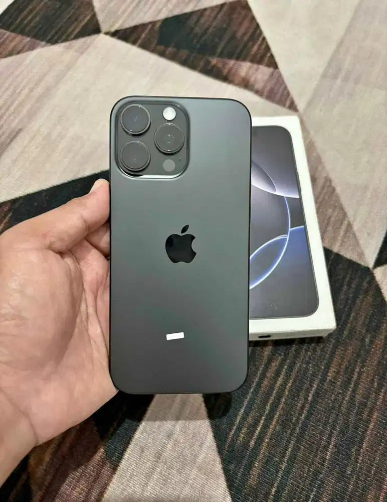 Iphone 16 pro max 256 like new