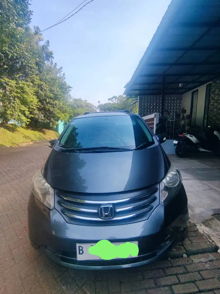 Dijual Honda Freed Th.2010 PSD AT