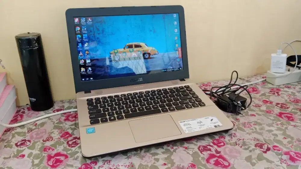 Laptop ASUS Slim + Internal 500 Gb + Ram 4 Gb + Batre Awet + Body Ok