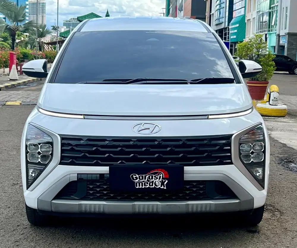 Hyundai Stargazer Prime 2022 Antik Low Km Murah Bekas Putih Genap Top
