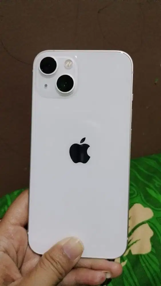 dijual iphone 13 128 ex ibox garansi ON 03 2026