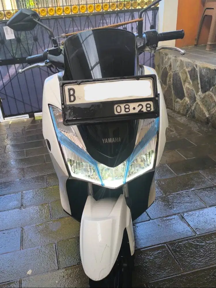 Yamaha Lexi Putih 2018