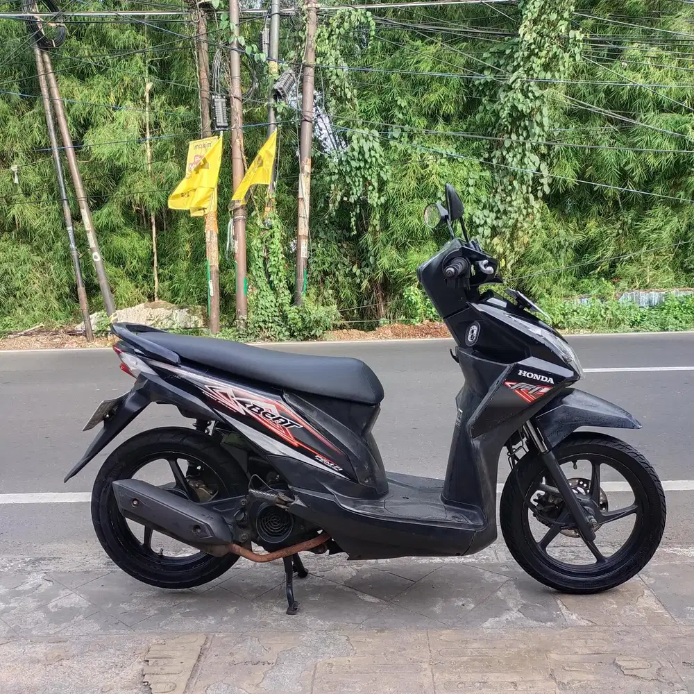 Honda Beat Fi 2013 (Orisinil Bagus lengkap Mesin Cakep Hitam)