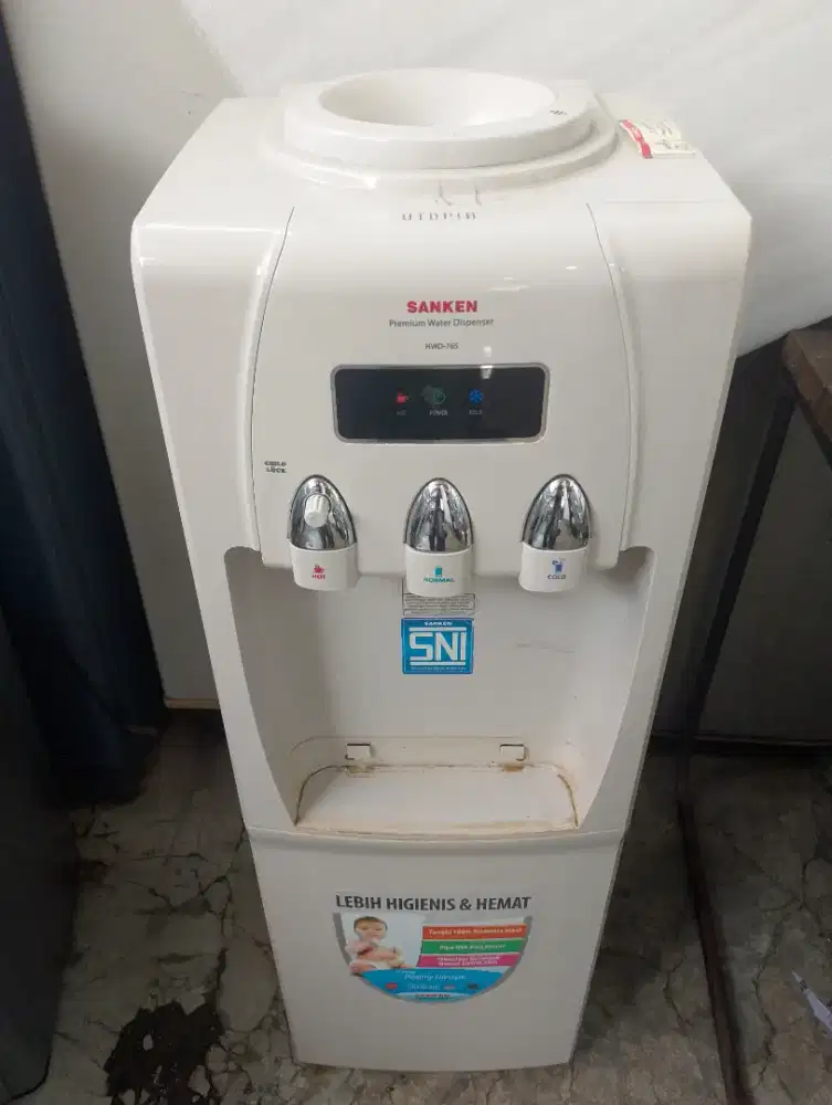 Dispenser tipe galon atas Merk Sanken