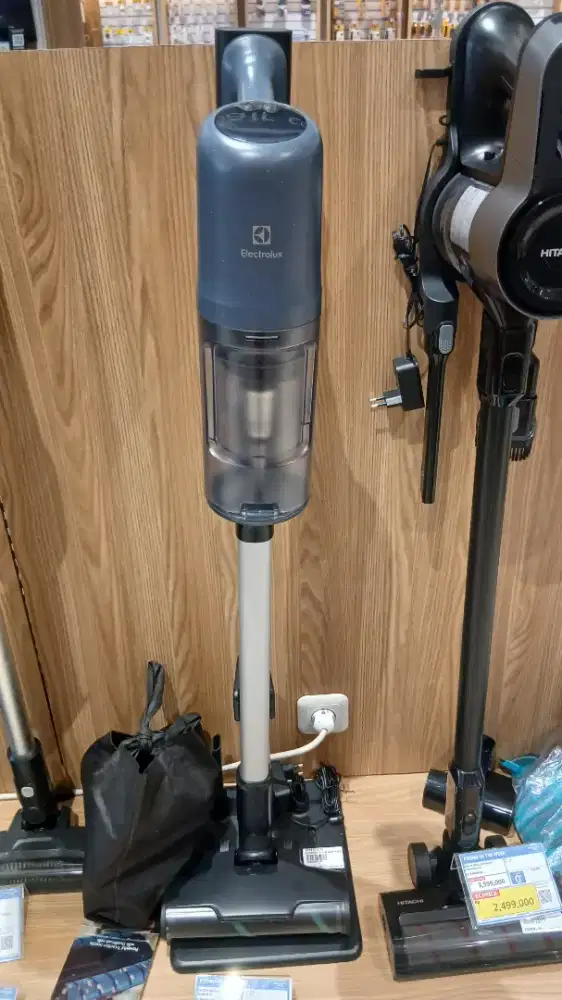 ELECTROLUX VACUUM CLEANER