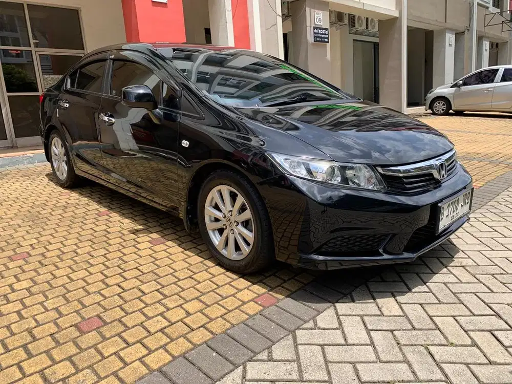 Honda civic FB 1.8 bensin AT 2013 hitam