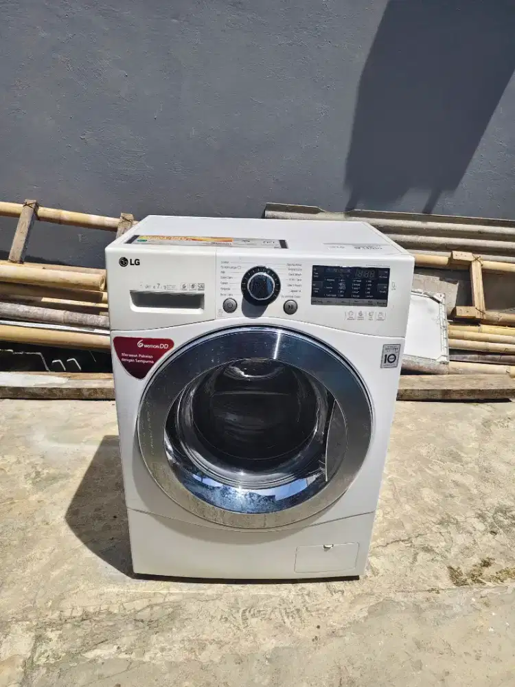 Mesin cuci front loading LG