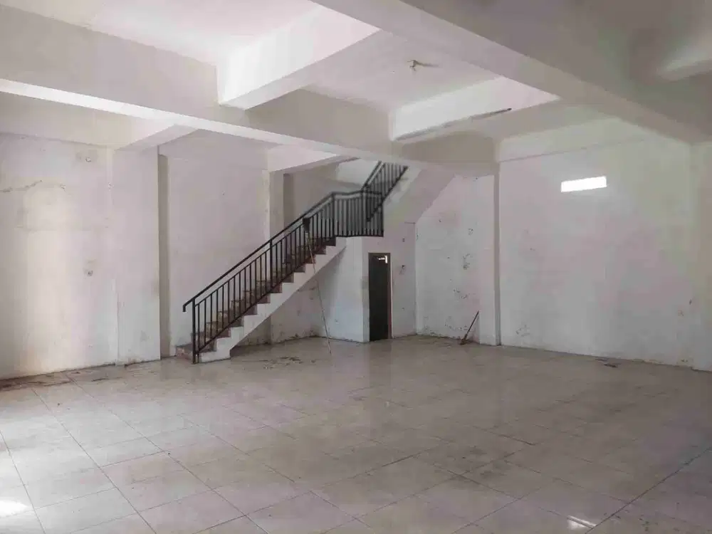 Bangunan 2lantai siap usaha strategis pinggir jalan raya cocok untuk usaha atau kantor