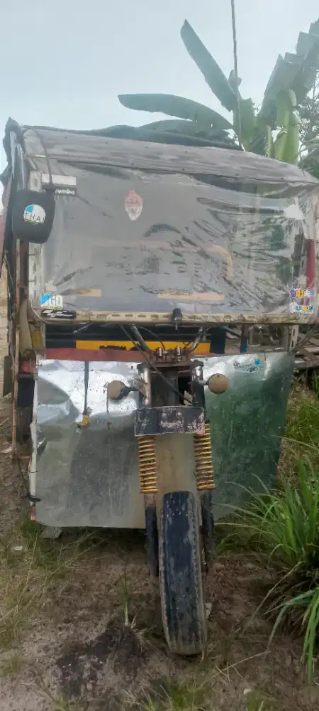 Motor roda tiga bekas